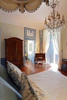 Bed & Breakfast Chateau De La Barben