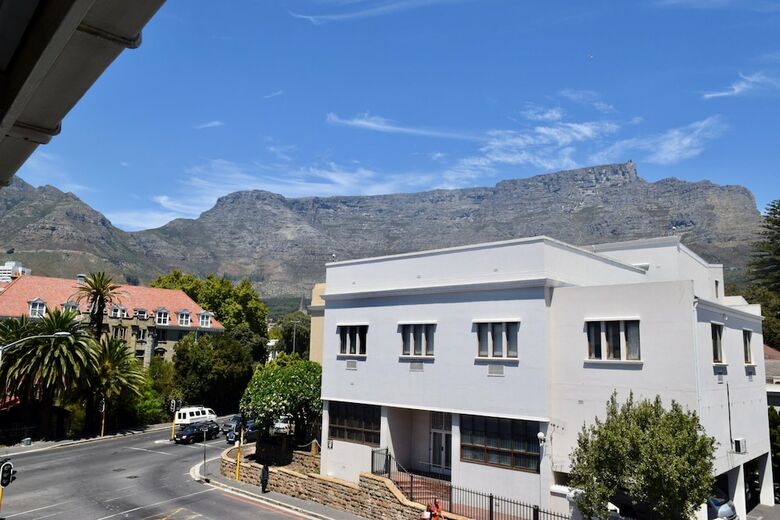 Apartamentos Well-located 2 Bedroom Flat In Gardens
