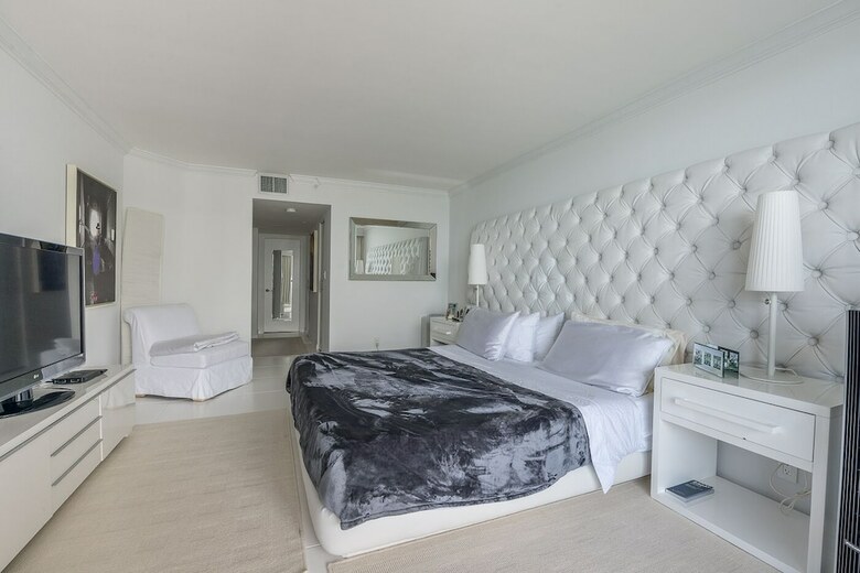 The Grand Condos By Edgewater One Ir
