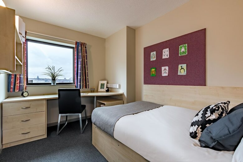 Hostal Modern Student-only Ensuite Rooms In Leeds City Centre
