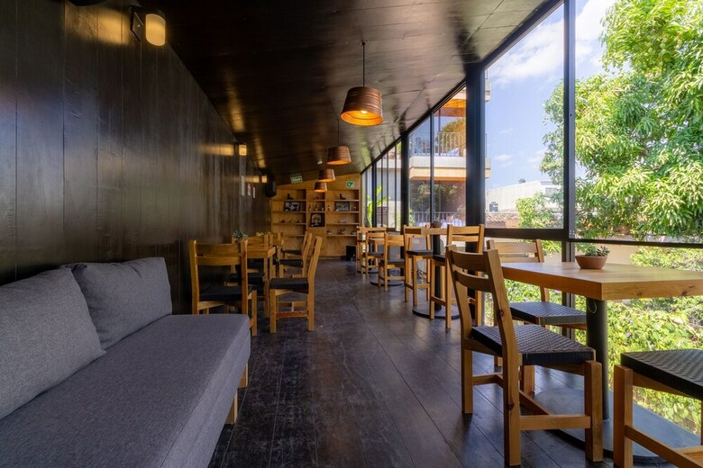 Momotus Hotel
