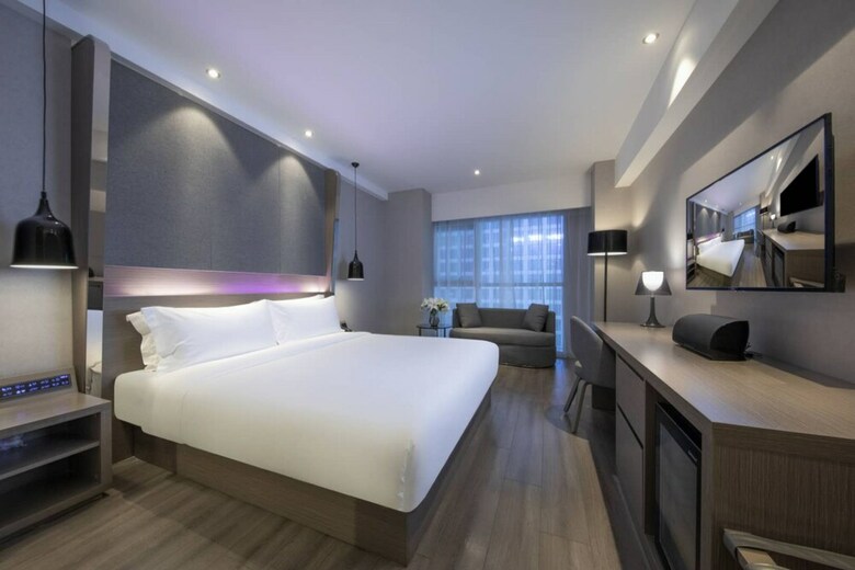 Orange Hotel Select XI 'an North Station