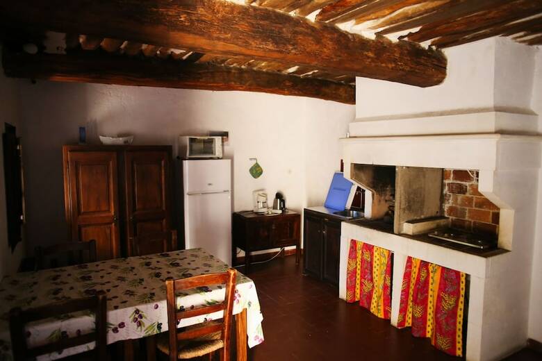 Hameau de Fontroussi�re
