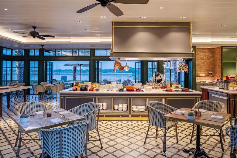 Mia Saigon Luxury Boutique Hotel