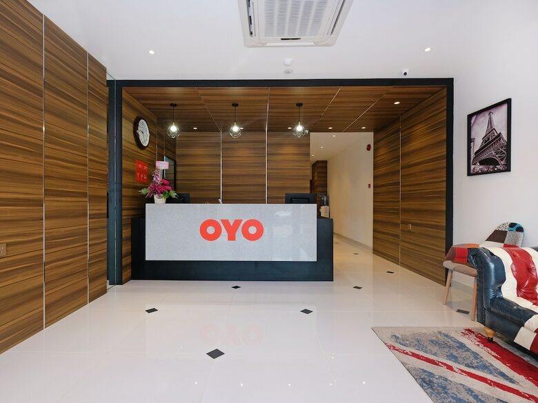 Oyo 1139 W Hotel Cemerlang