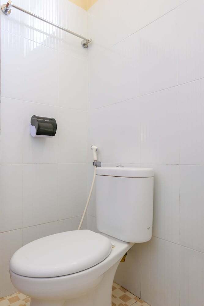 Hotel Oyo 992 Semilir Senggigi Inn