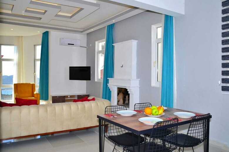 3 House Apart