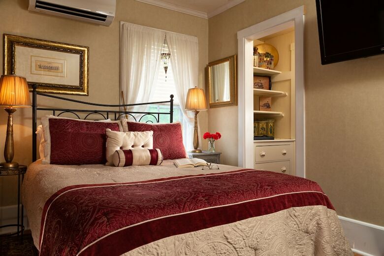 Bed & Breakfast Captain Nickels Inn