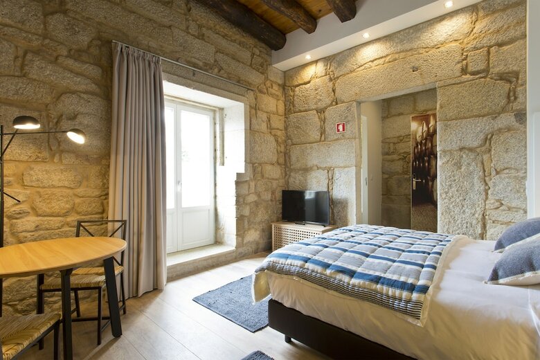 Rva S�o Jo�o Novo Apartments