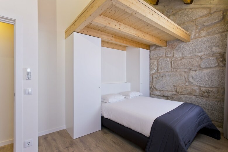Rva S�o Jo�o Novo Apartments