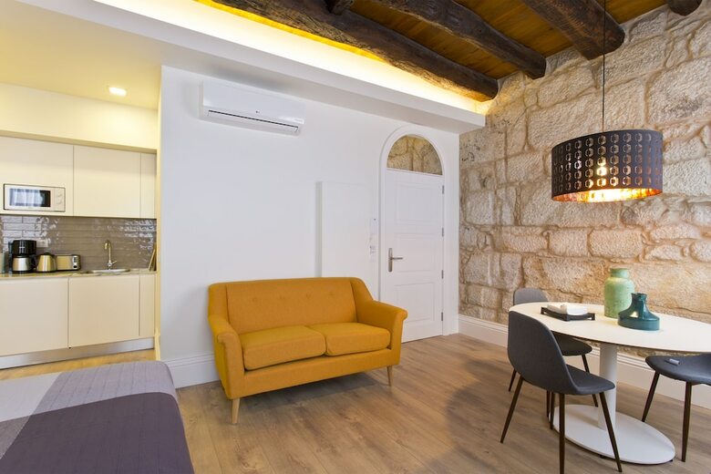 Rva S�o Jo�o Novo Apartments