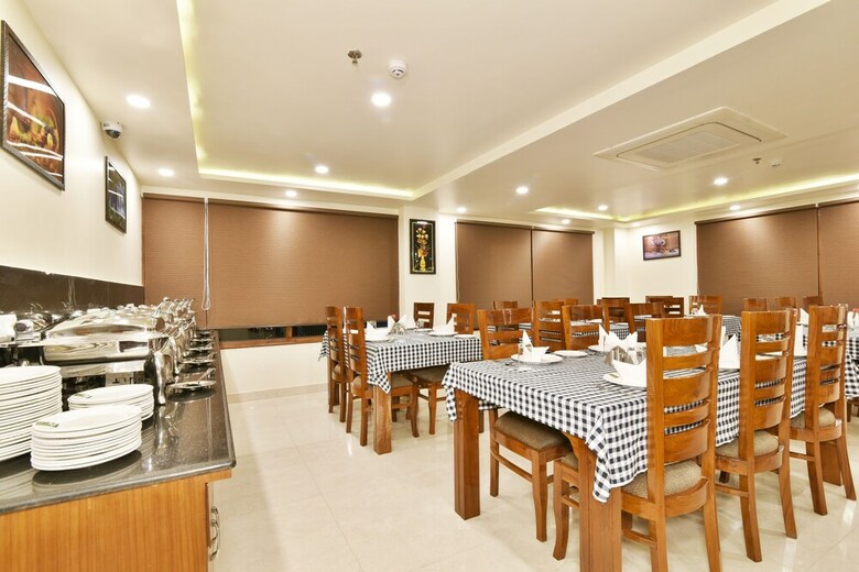 Hotel Ashapuri Residency Manali