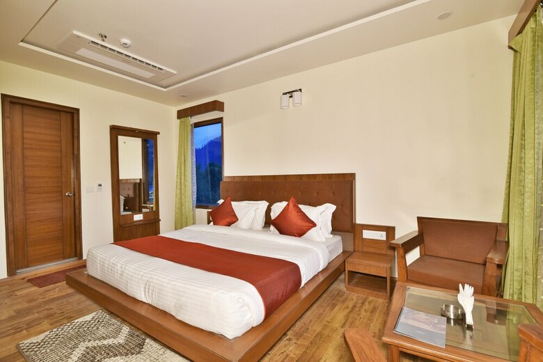 Hotel Ashapuri Residency Manali