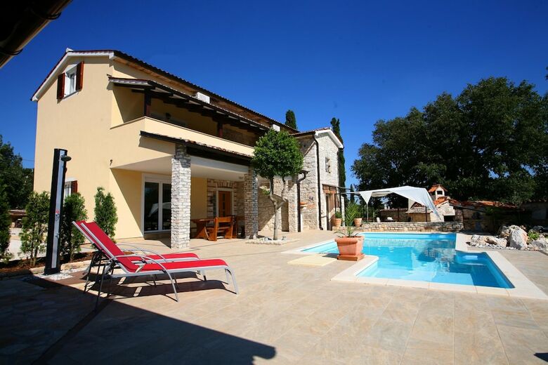 Villa Nada Flores