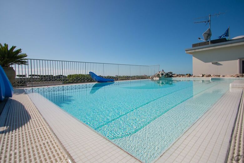 Residencia Verdeluna Aparthotel & Resort