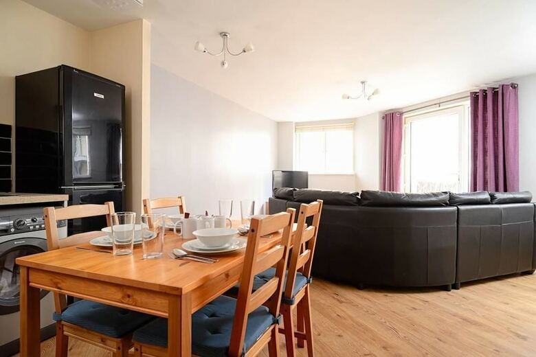 Wonderful Apartment Nr Central Edinburgh