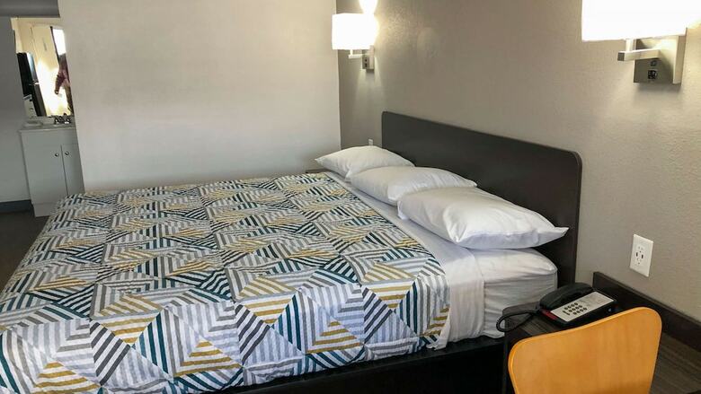 Hotel Motel 6 Columbus- Quarter Horse