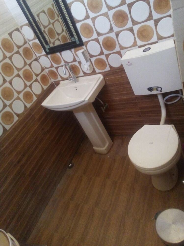 Hotel The Atulyam