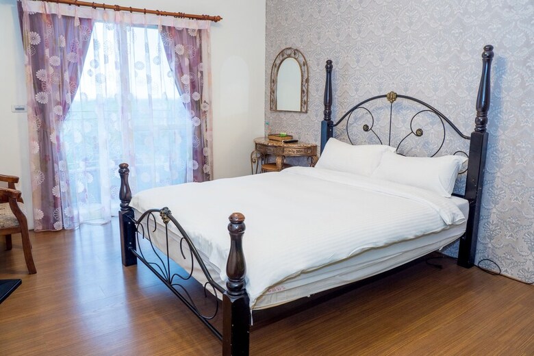 Bed & Breakfast Suto House