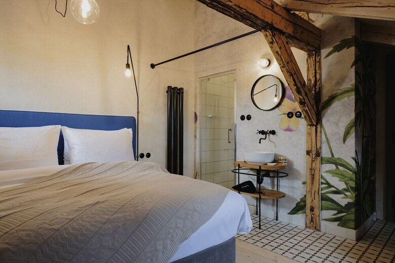 Bed & Breakfast Monastery Garden Bistro & Rooms