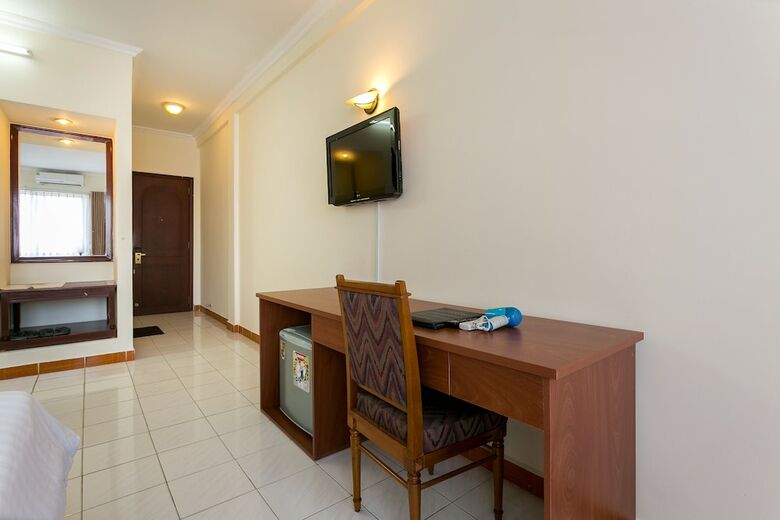 Oyo 226 Tao Dan Hotel