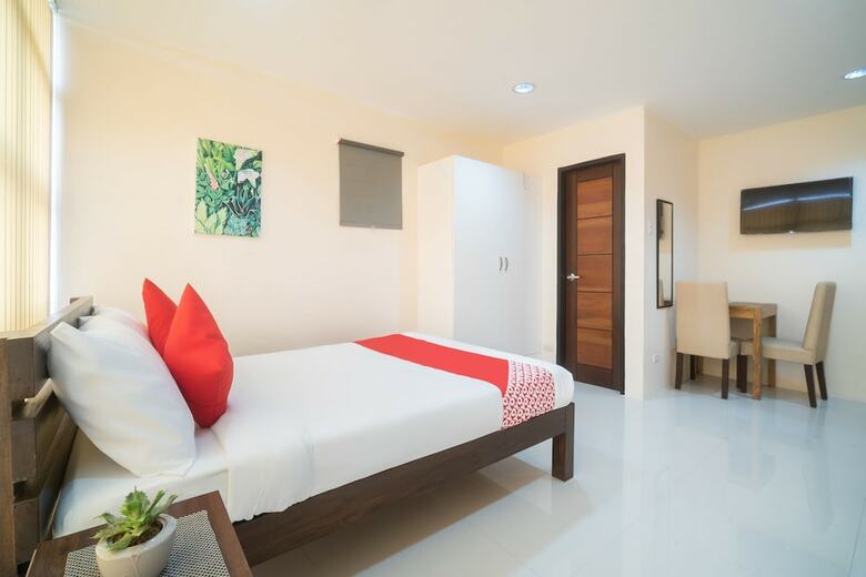 Hotel Oyo 199 Solange Apartelle