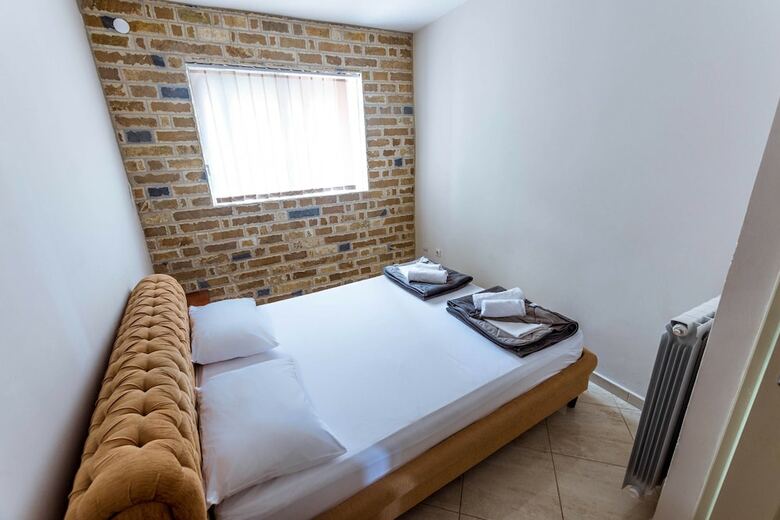 Contessa Apartments