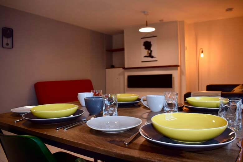 Apartamentos Renovated 3 Bedroom Home