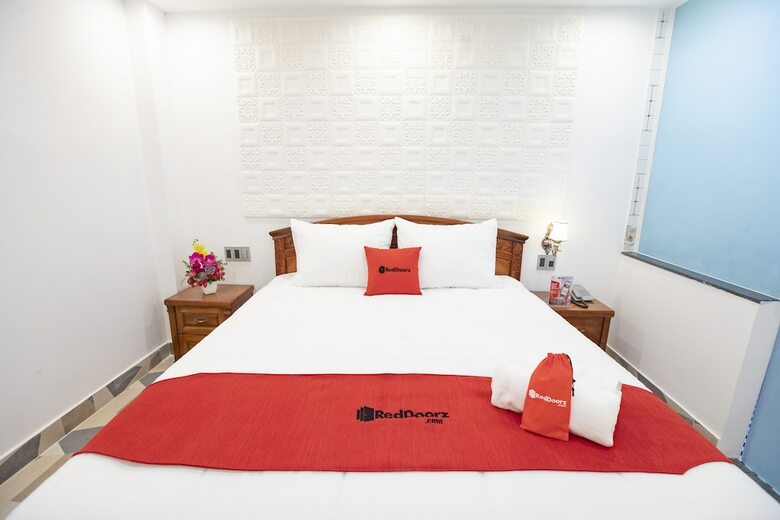 Hotel Reddoorz Plus @ Cach Mang Thang 8 Street