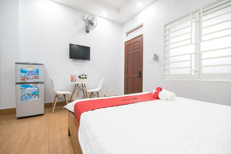 Hotel Reddoorz Plus @ Huynh Tan Phat