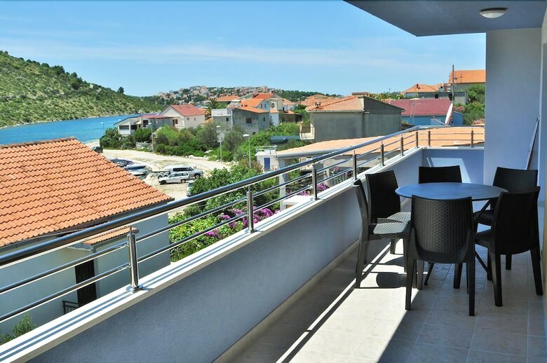 Apartments Zora 1629
