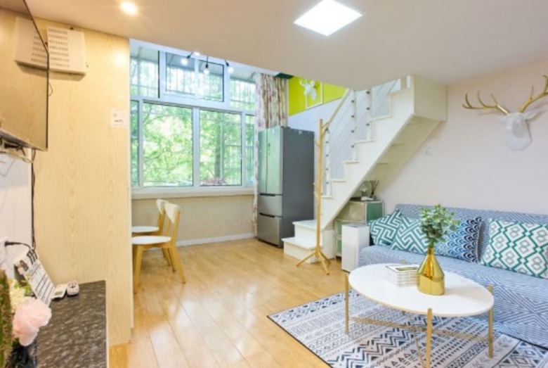 Lazy Apartment Tongji University Branch