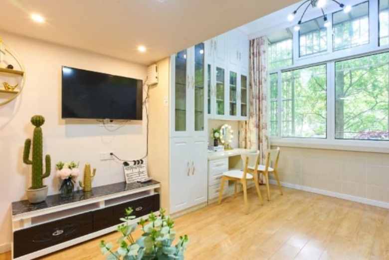 Lazy Apartment Tongji University Branch