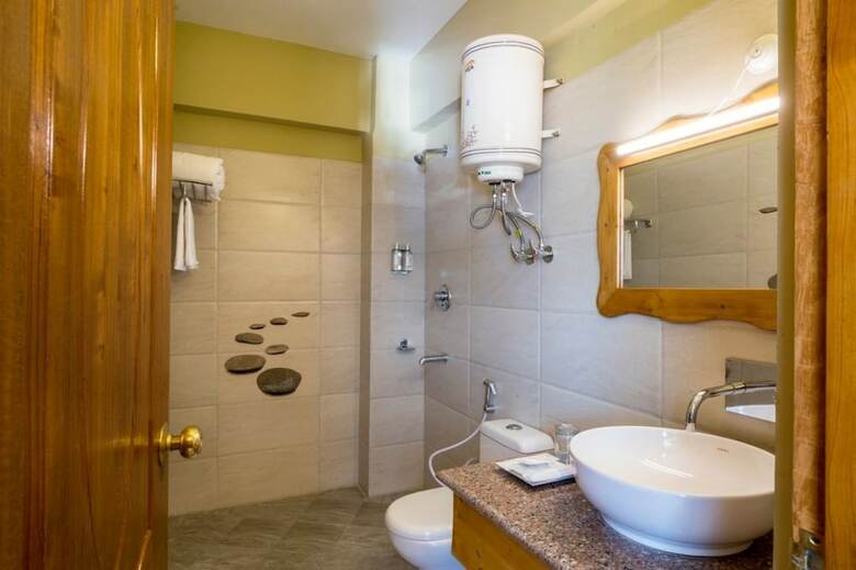 Hotel Regenta Inn Blossoms Kullu Manali