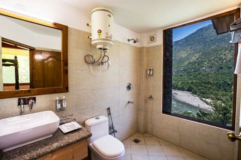 Hotel Regenta Inn Blossoms Kullu Manali