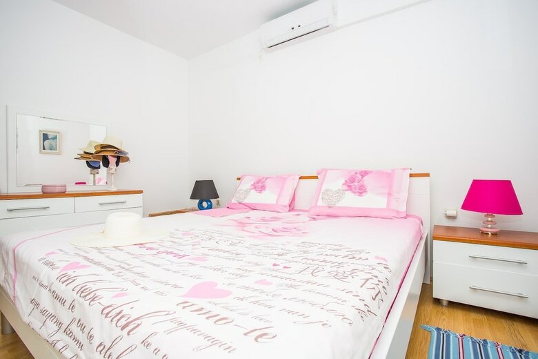 Apartments Ante Orebic