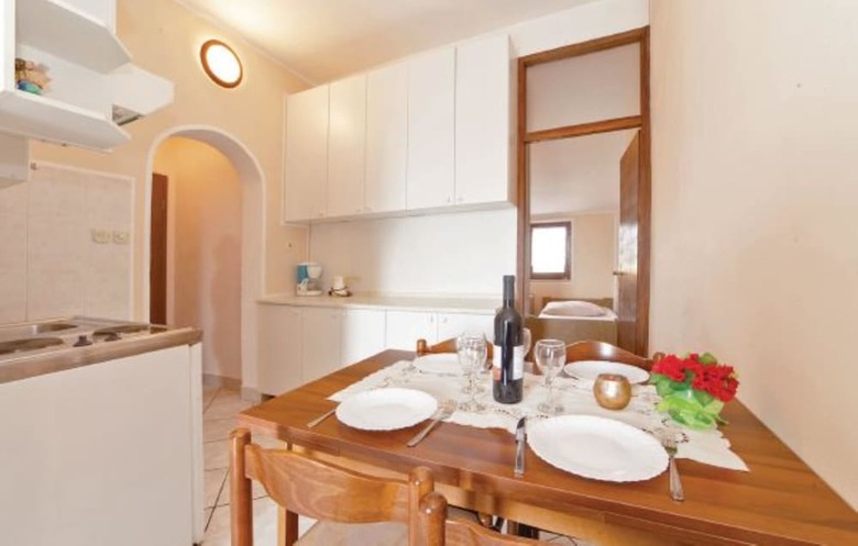 Apartments Bareti?