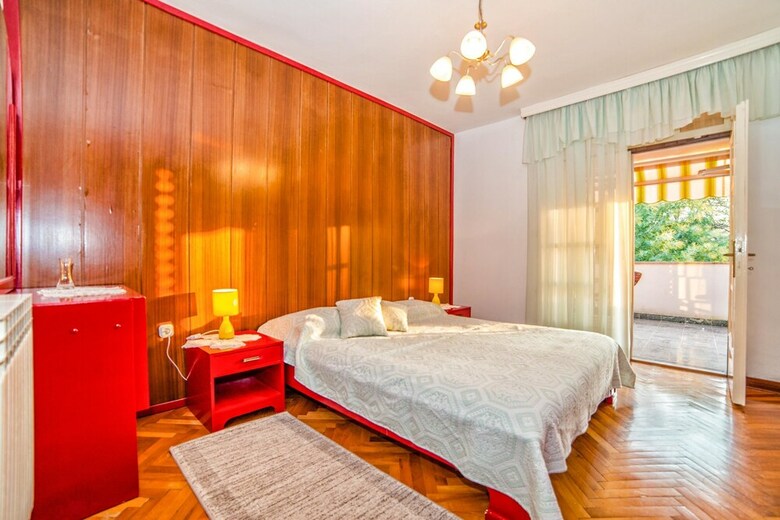 Apartamentos Holiday House Nada