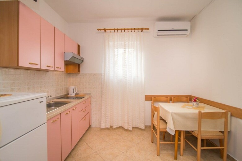 Apartments Valenti? 1304 Pag