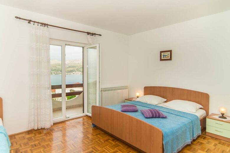 Apartments Valenti? 1304 Pag