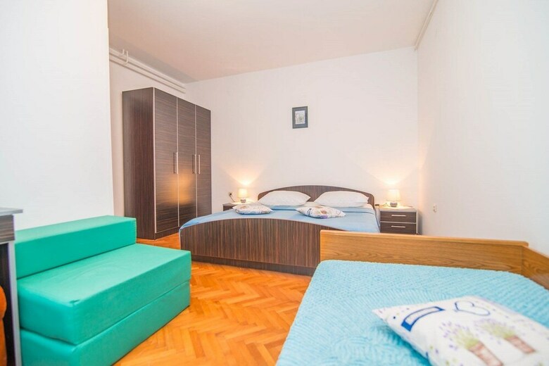 Apartments Valenti? 1304 Pag