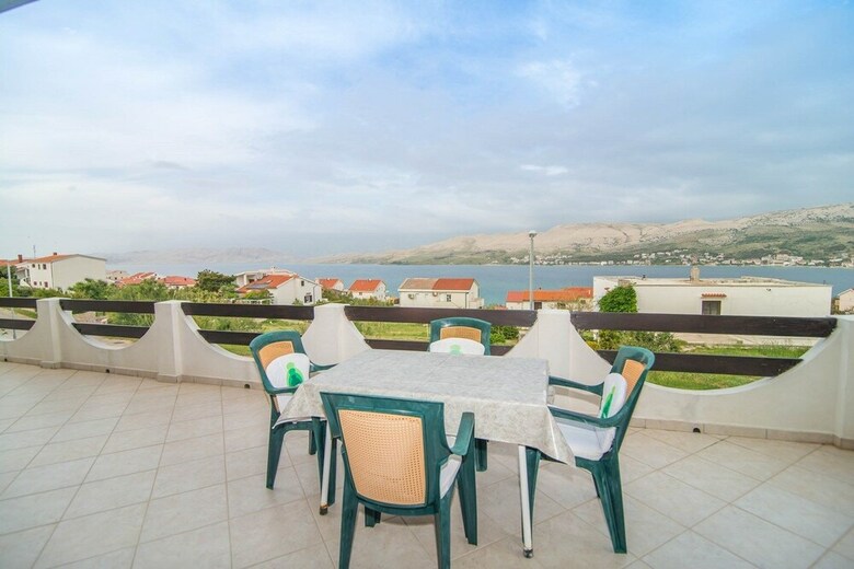 Apartments Valenti? 1304 Pag