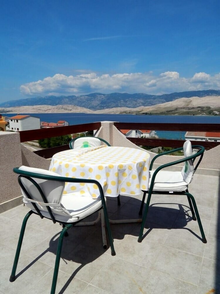 Apartments Valenti? 1304 Pag