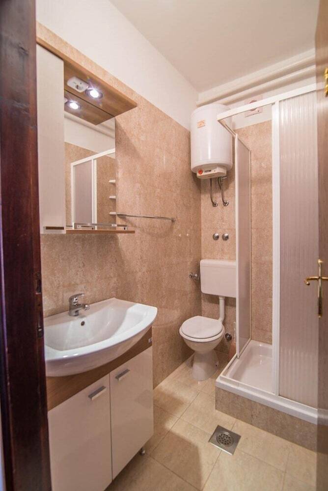 Apartments Valenti? 1304 Pag