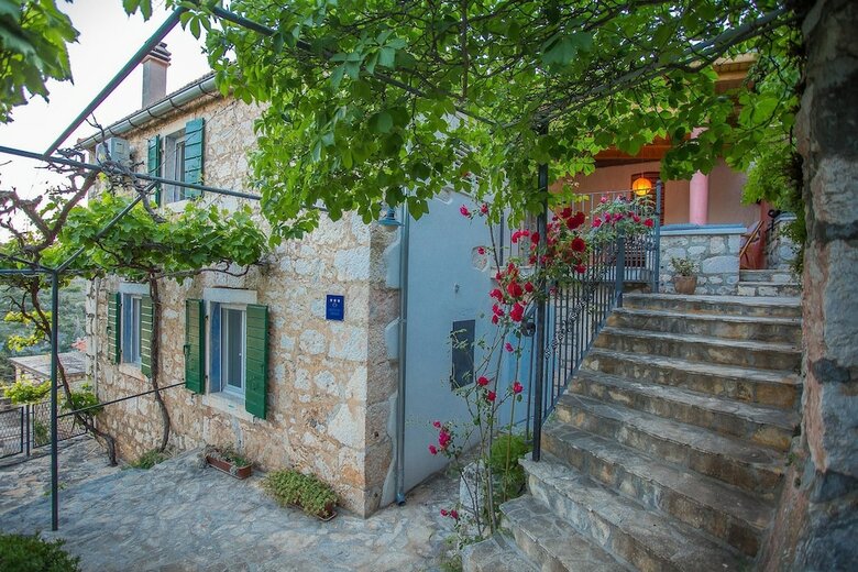 Apartamentos Holiday House Mirna Lozisca