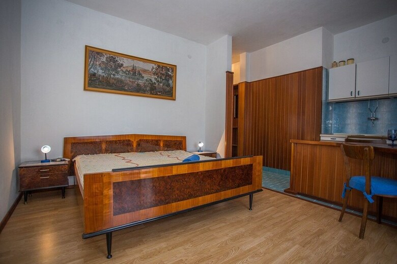 Apartments And Rooms Anita