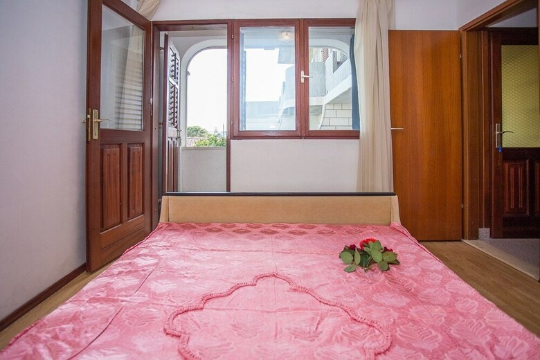 Apartments And Rooms Anita
