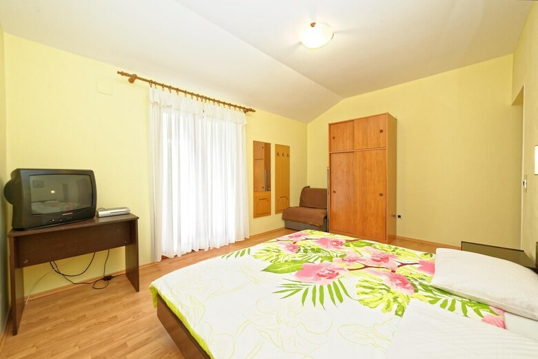 Apartments & Rooms Lanca