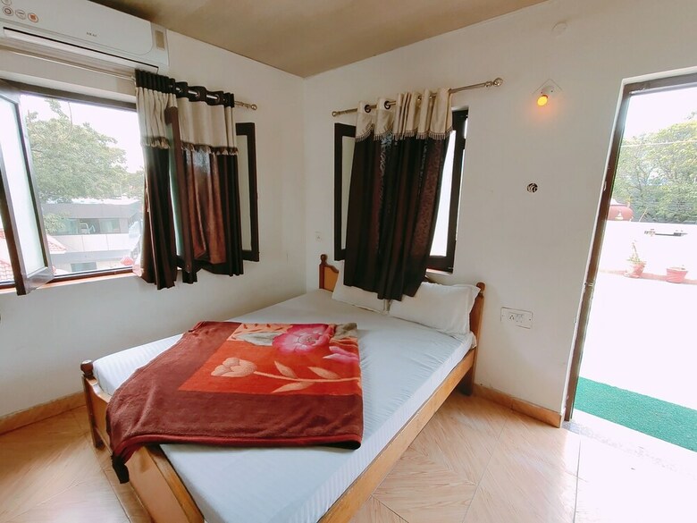 Hotel Radhika Palace