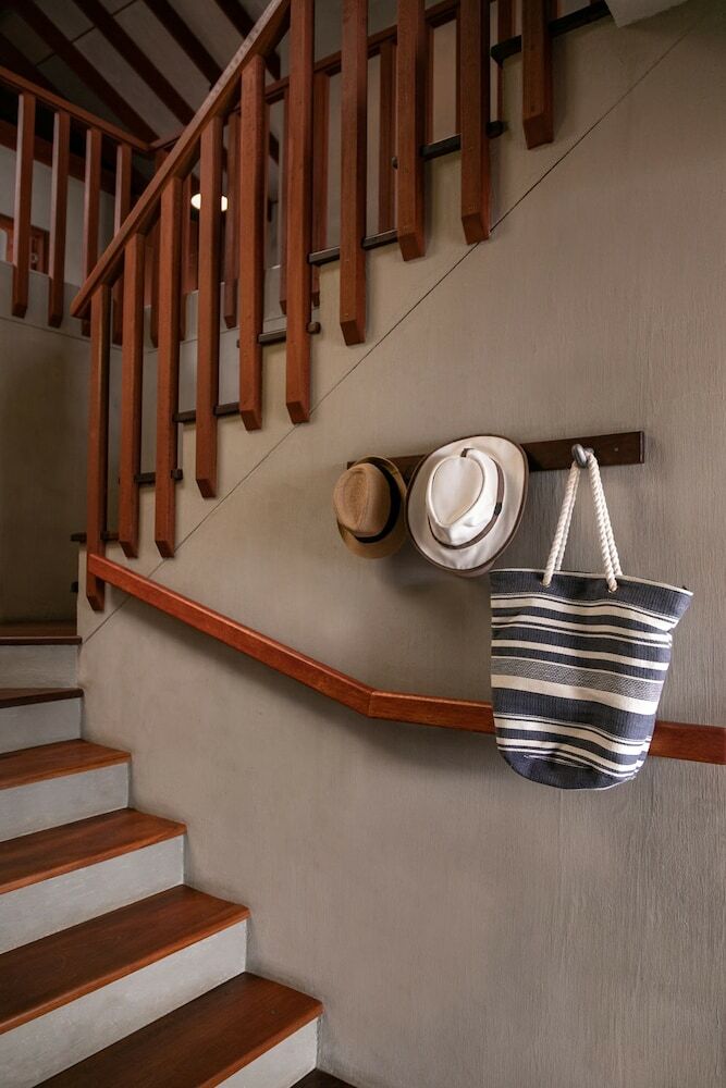 Blue Pearl - Situated Right On The Beach